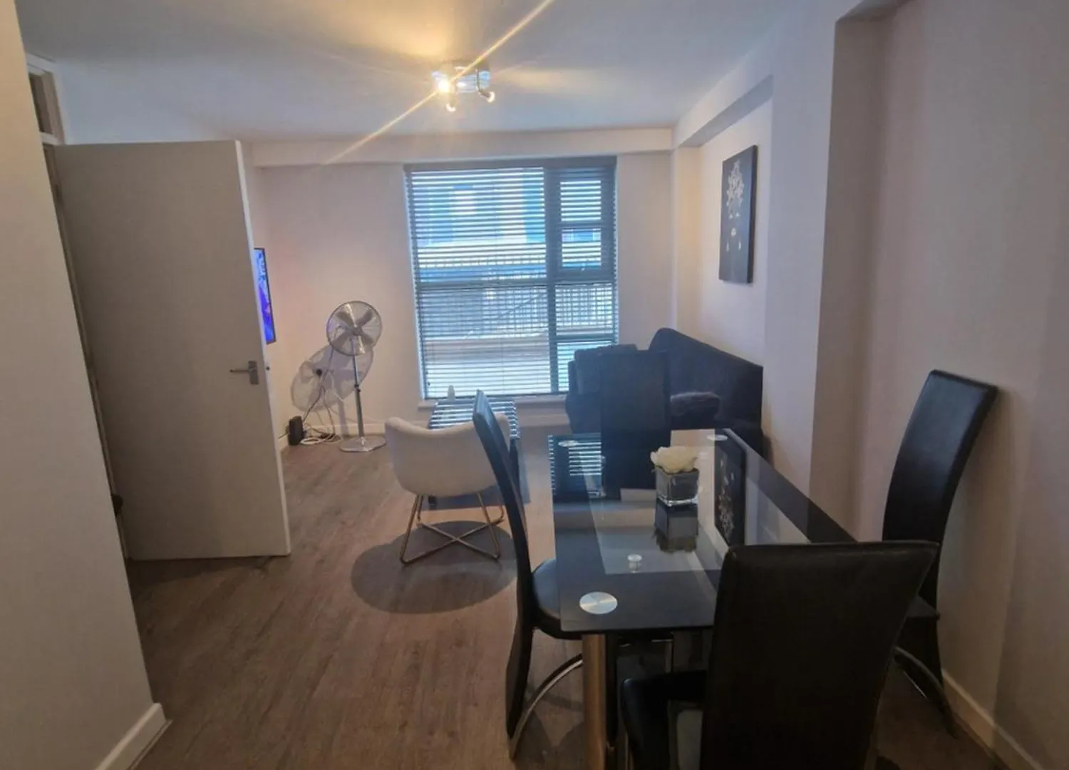 Aarons Riverview Luxury Apartment London